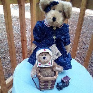 Mollie Berryman and Nathan - Boyds Bear